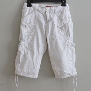 *CLOSET CLOSING SOON* White (loose Fitting) Capris
